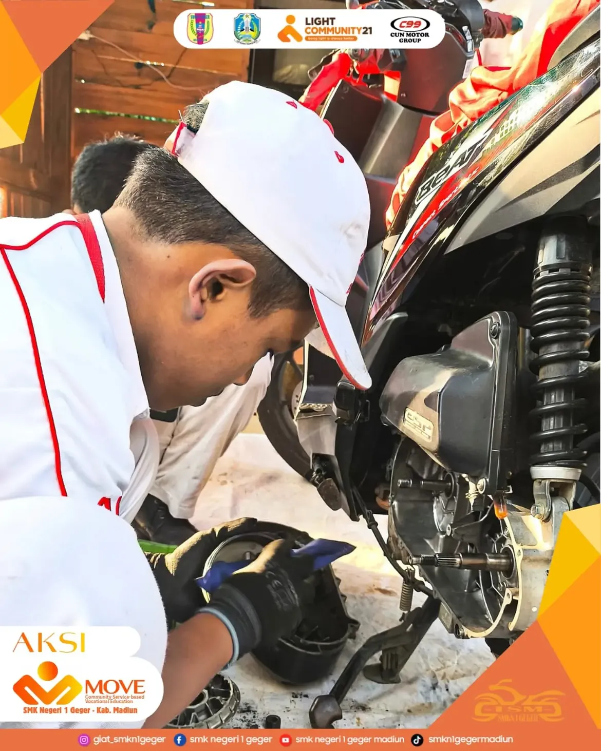 Service sepeda motor dengan 4 item utama yang di cek (CVT, Oli Mesin, Filter Udara dan Pengereman)