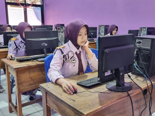 SMKN 1 GEGER SUKSESKAN GLADI TKA 2026, 374 MURID KELAS XII IKUTI KEGIATAN