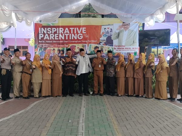 Sinergi Sekolah dan Orang Tua, SMKN 1 Geger Gelar Inspirative Parenting Bersama Dr. Nafik Palil